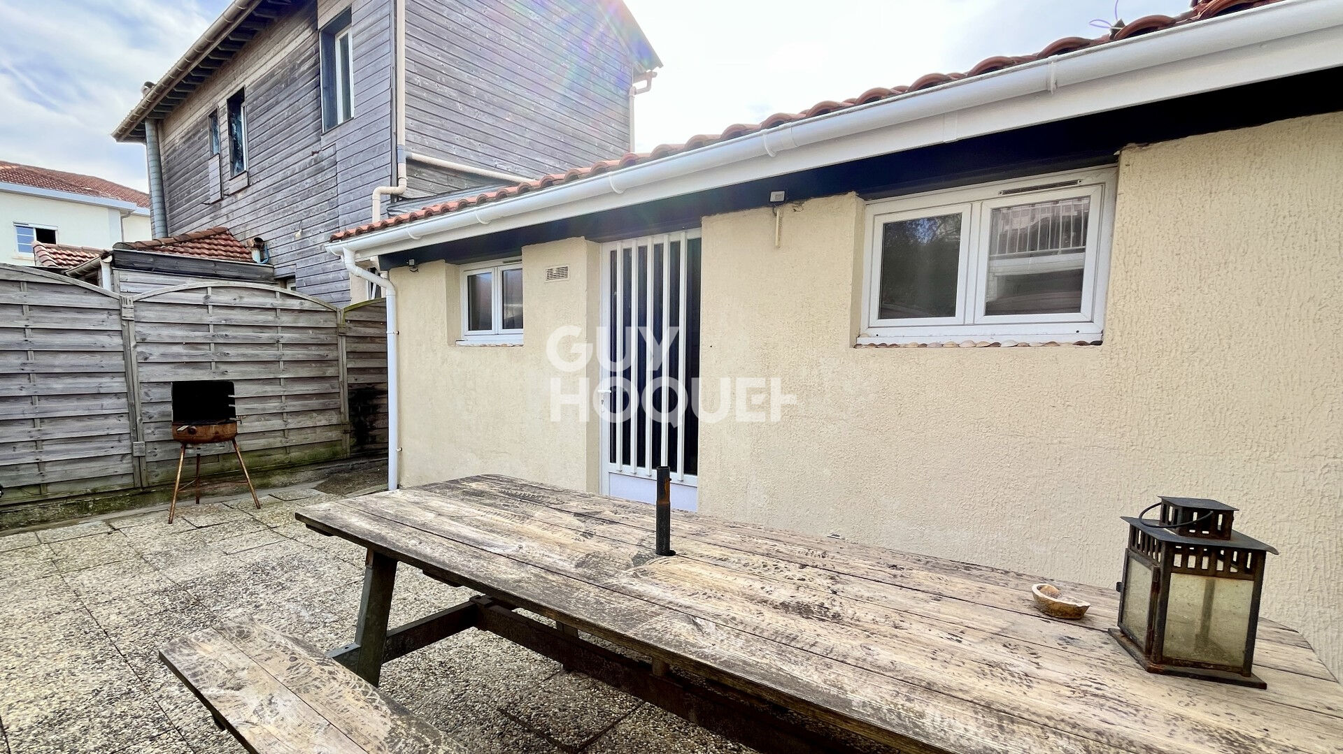 Appartement à 200 m² des plages avvec terrasse.