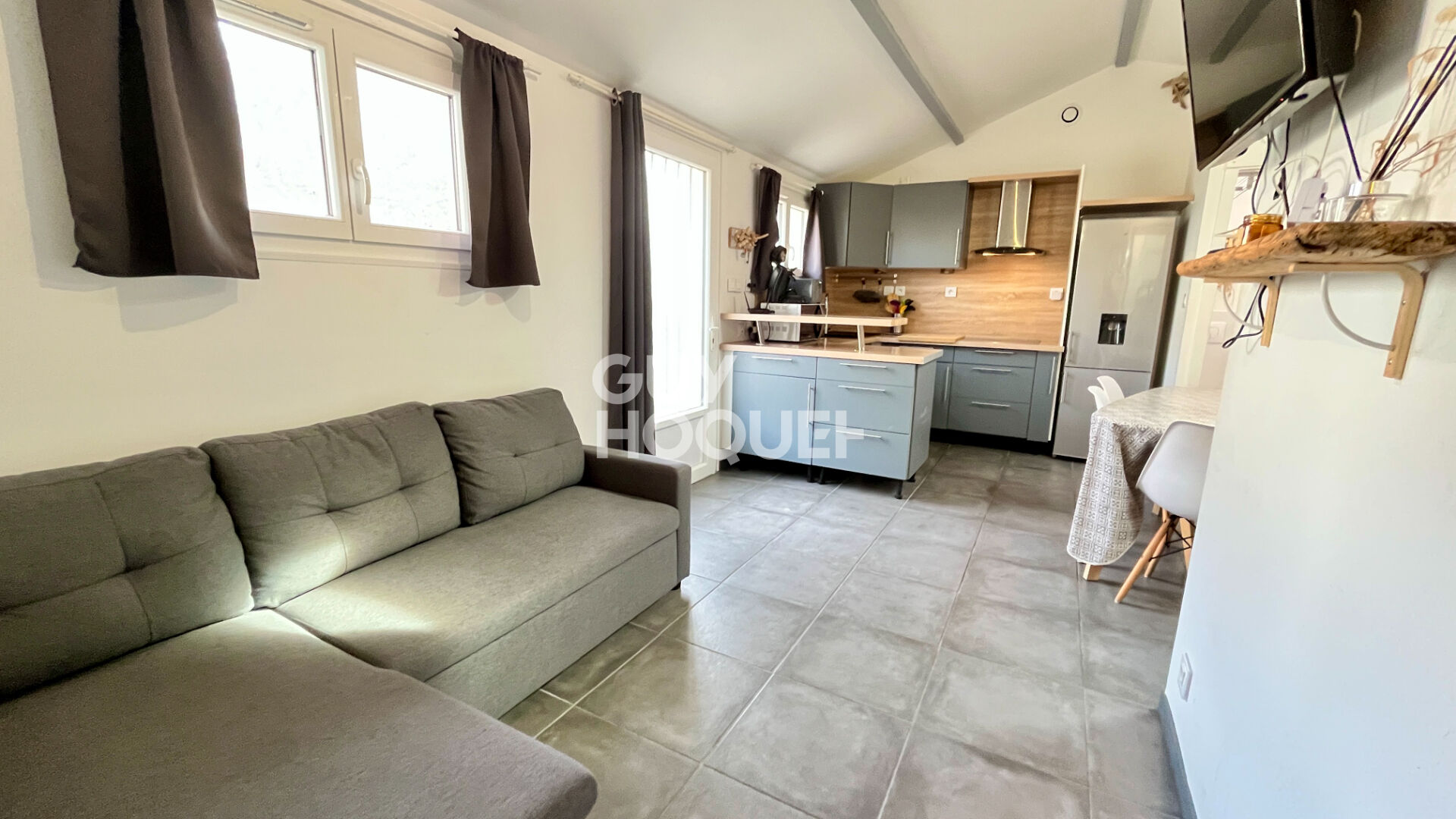 Appartement à 200 m² des plages avvec terrasse.