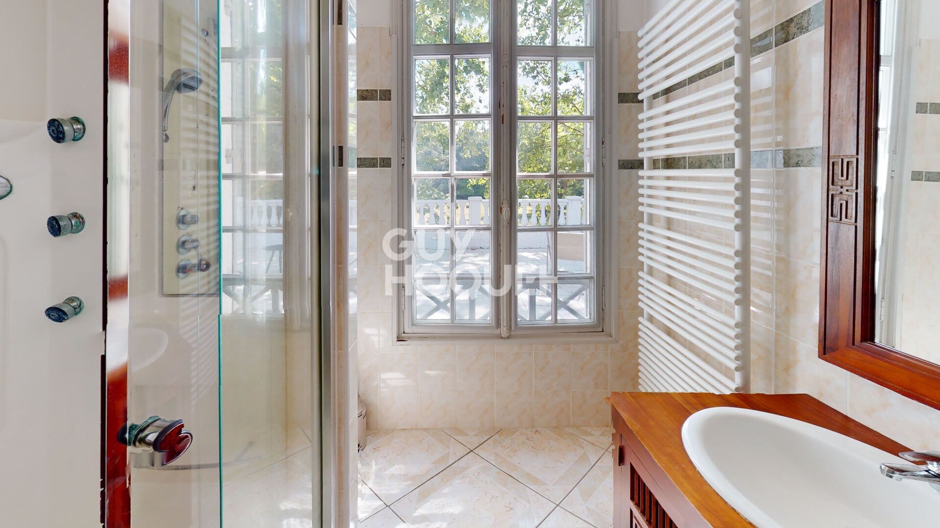 GRANDIFLORA- Maison bourgeoise avec piscine à quelques minutes de l'océan