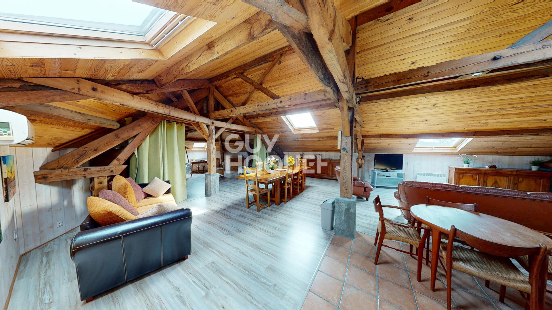 Grand loft en plein centre bourg de Lit & Mixe