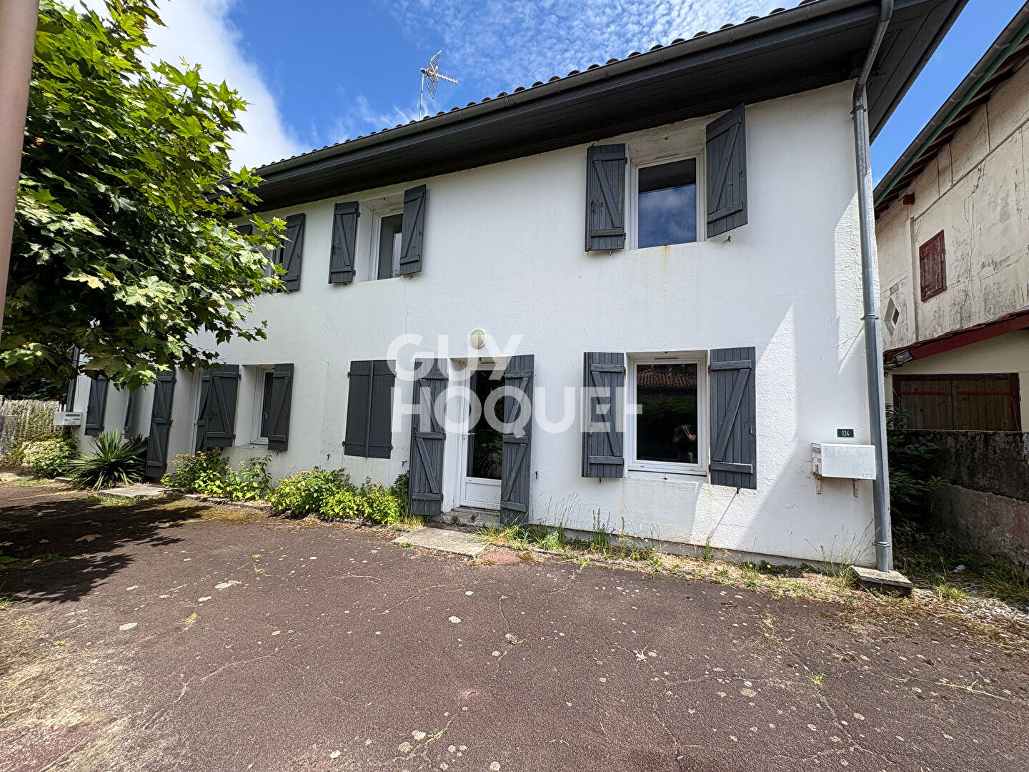 Maison landaise mitoyenne d'environ 100 m² avec jardin