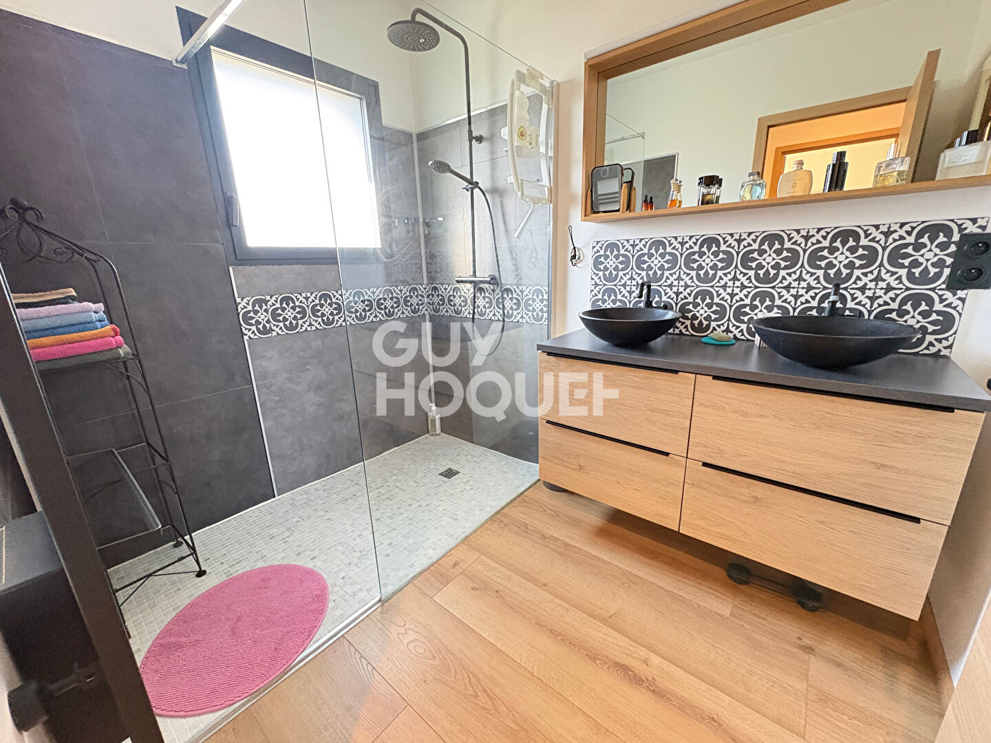 Ensemble de 2 maisons avec piscine en bordure de foret