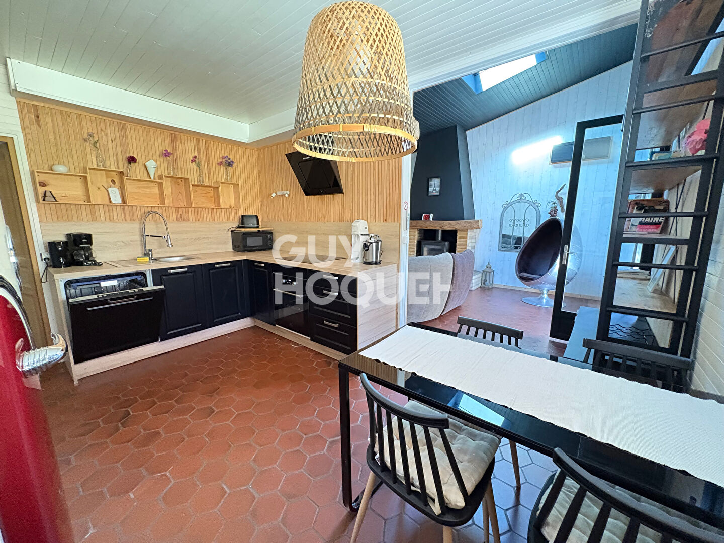 Ensemble de 2 maisons avec piscine en bordure de foret