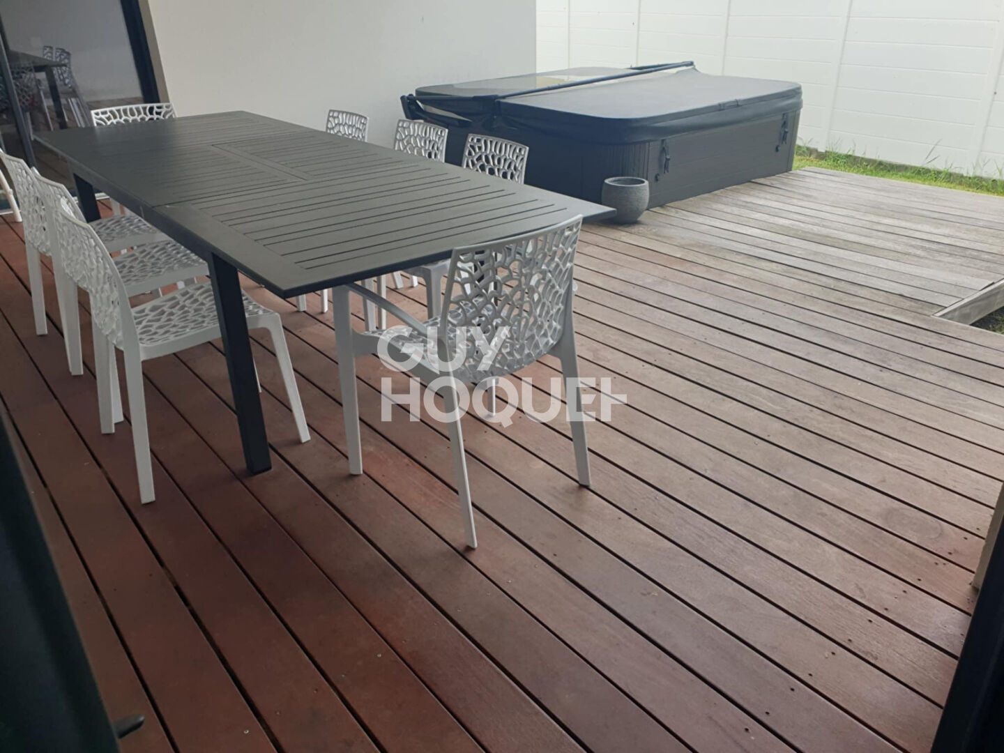 Maison contemporaine de 140 m² avec piscine