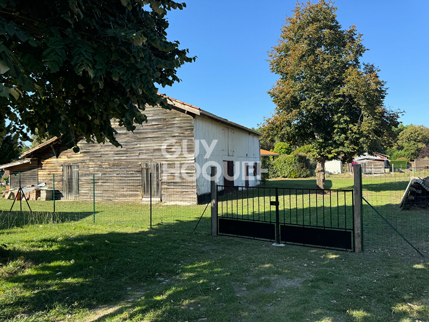 Grange d'environ 200m à restaurer à Bias sur 1004 m2 de terrain