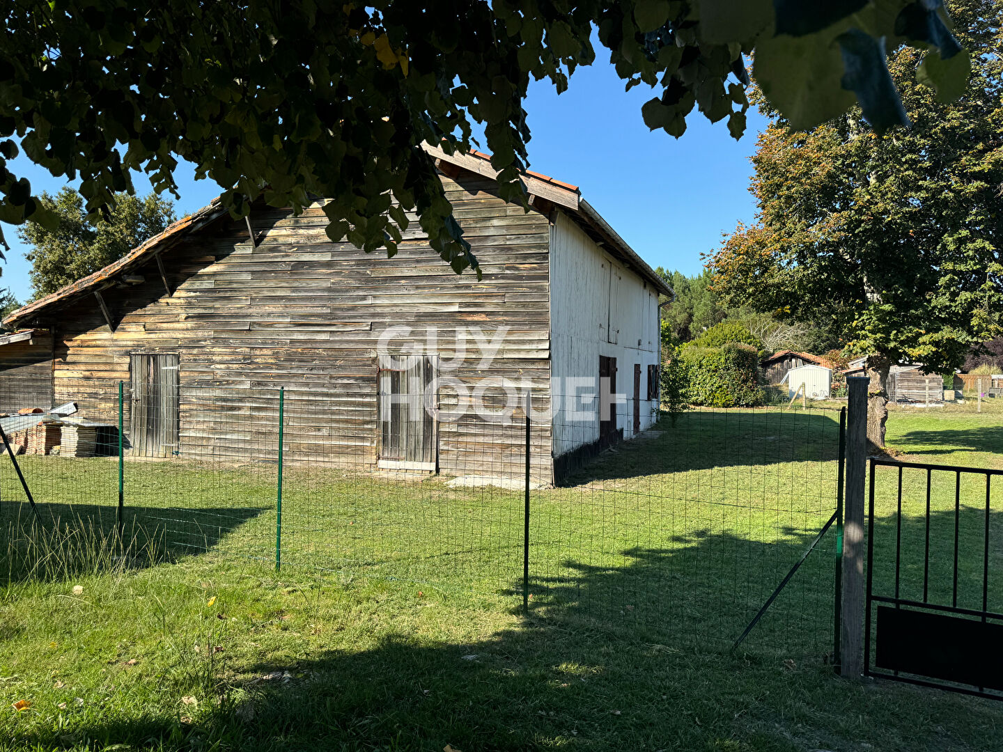 Grange d'environ 200m à restaurer à Bias sur 1004 m2 de terrain