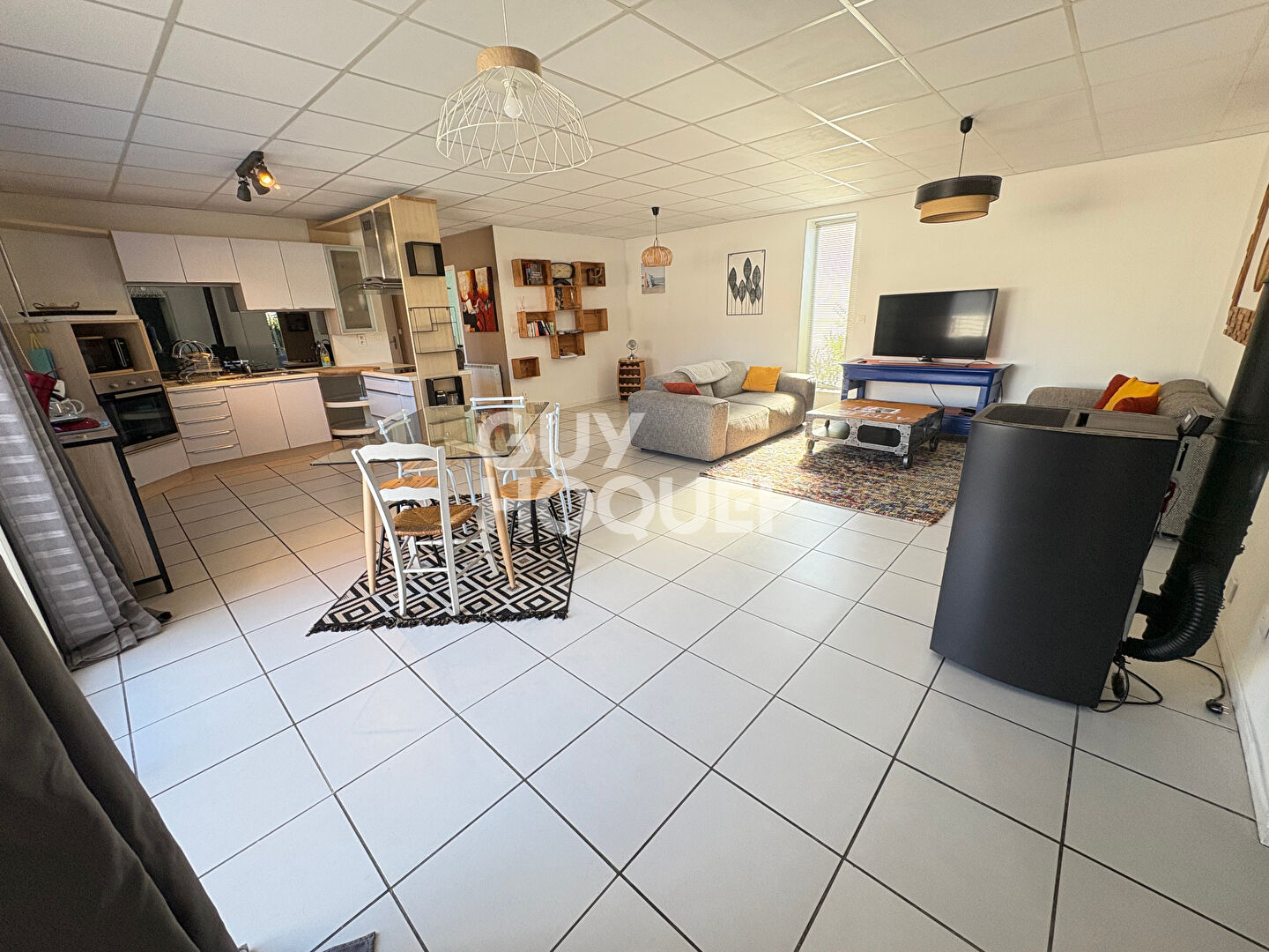 Maison d'environ 100 m² avec terrasse et jardinet