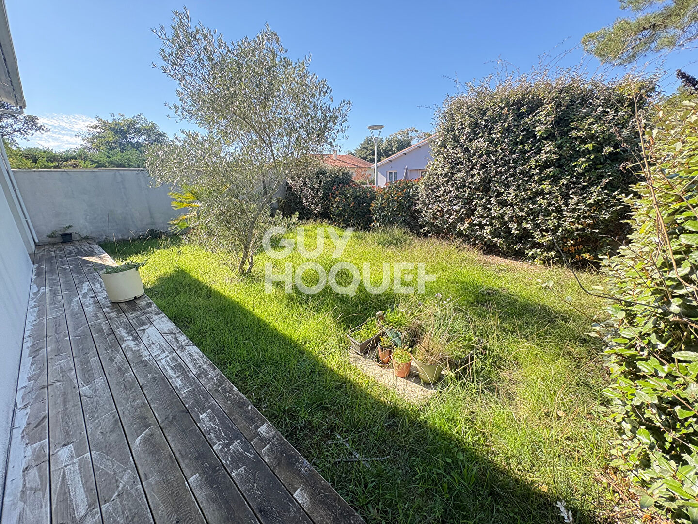 Maison d'environ 100 m² avec terrasse et jardinet