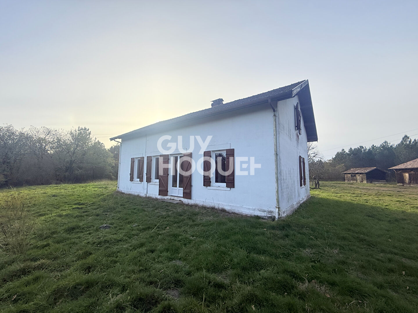 Maison traditionnelle de 88 m² avec grange sur un terrain de 11469 m² à Mezos