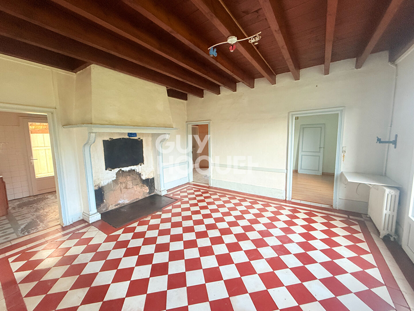 Maison traditionnelle de 88 m² avec grange sur un terrain de 11469 m² à Mezos