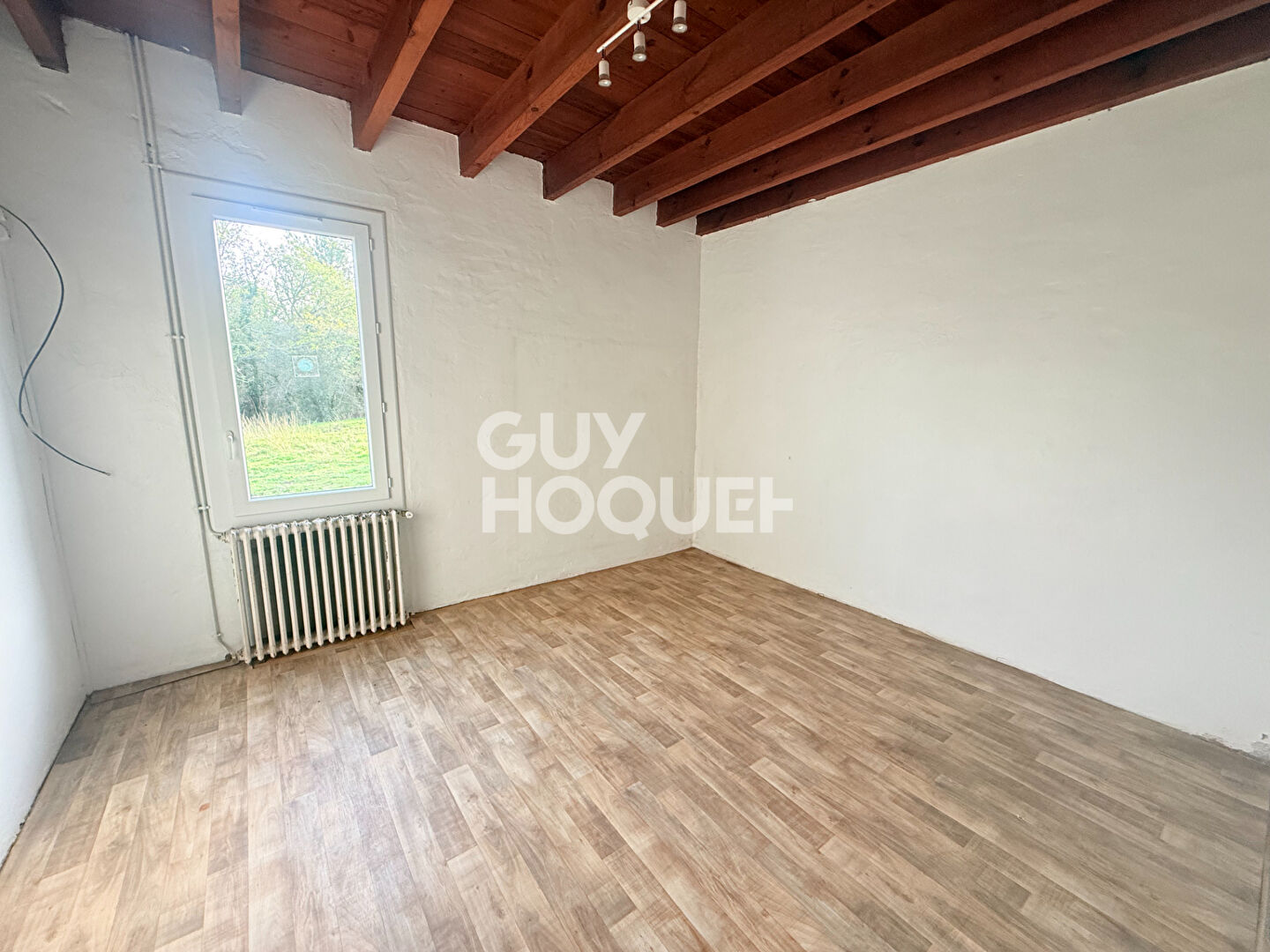 Maison traditionnelle de 88 m² avec grange sur un terrain de 11469 m² à Mezos