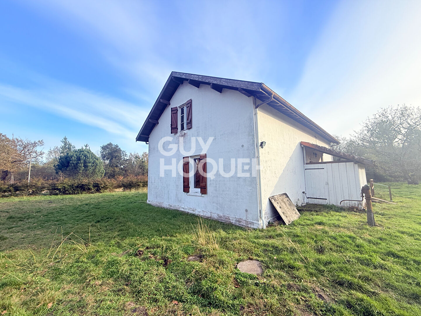 Maison traditionnelle de 88 m² avec grange sur un terrain de 11469 m² à Mezos