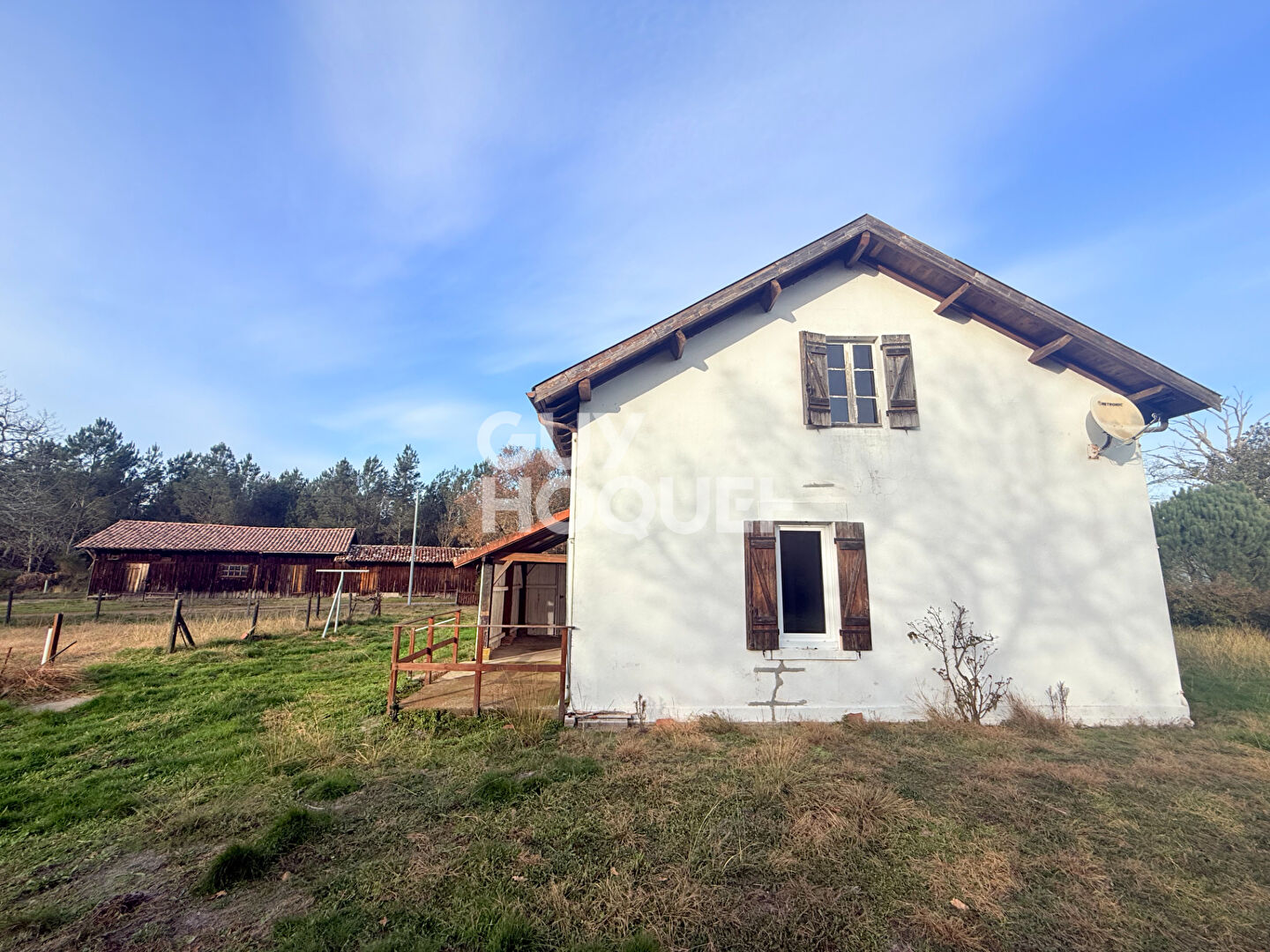 Maison traditionnelle de 88 m² avec grange sur un terrain de 11469 m² à Mezos