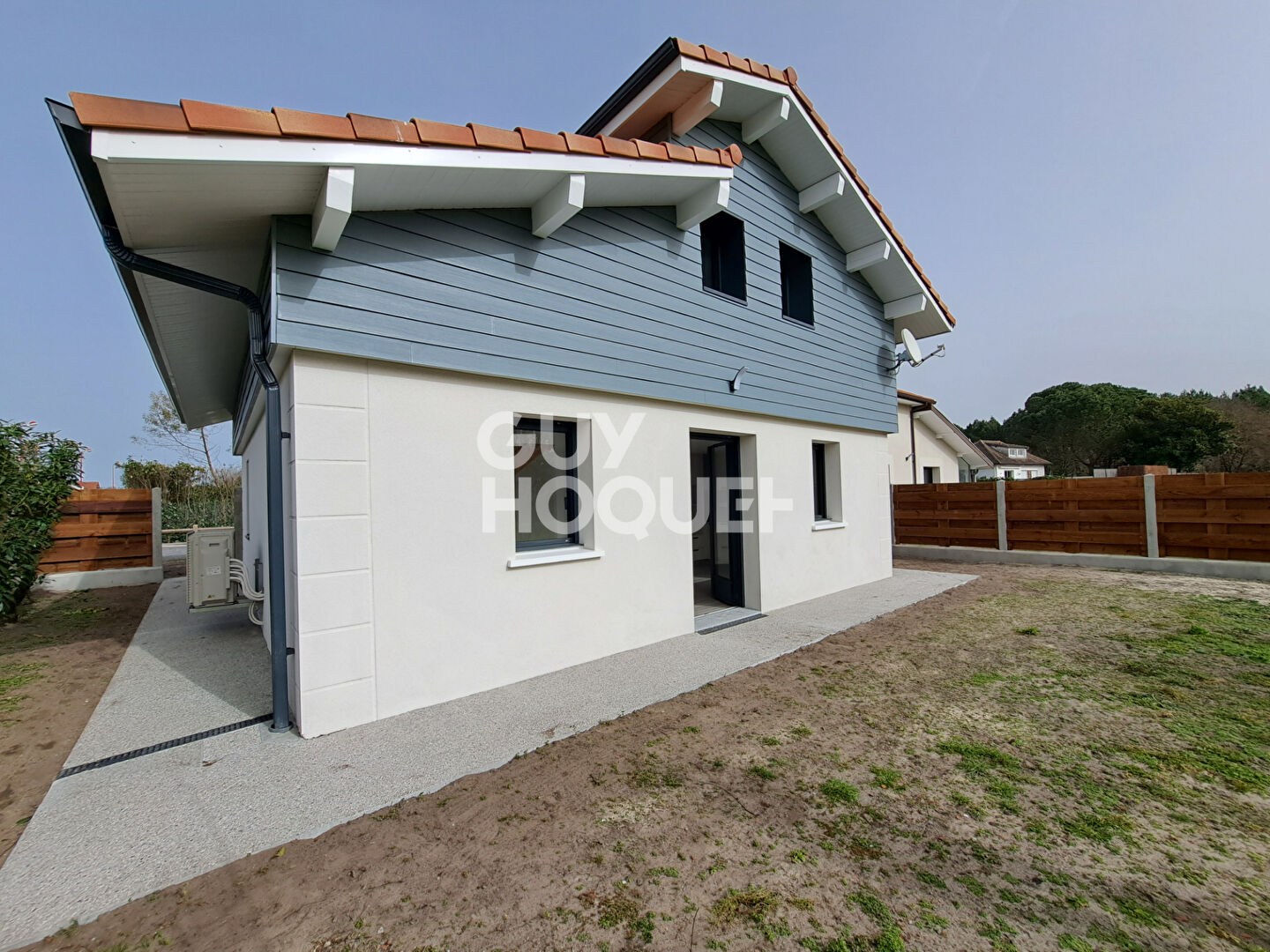 Maison meublée neuve 4 pièces avec jardin