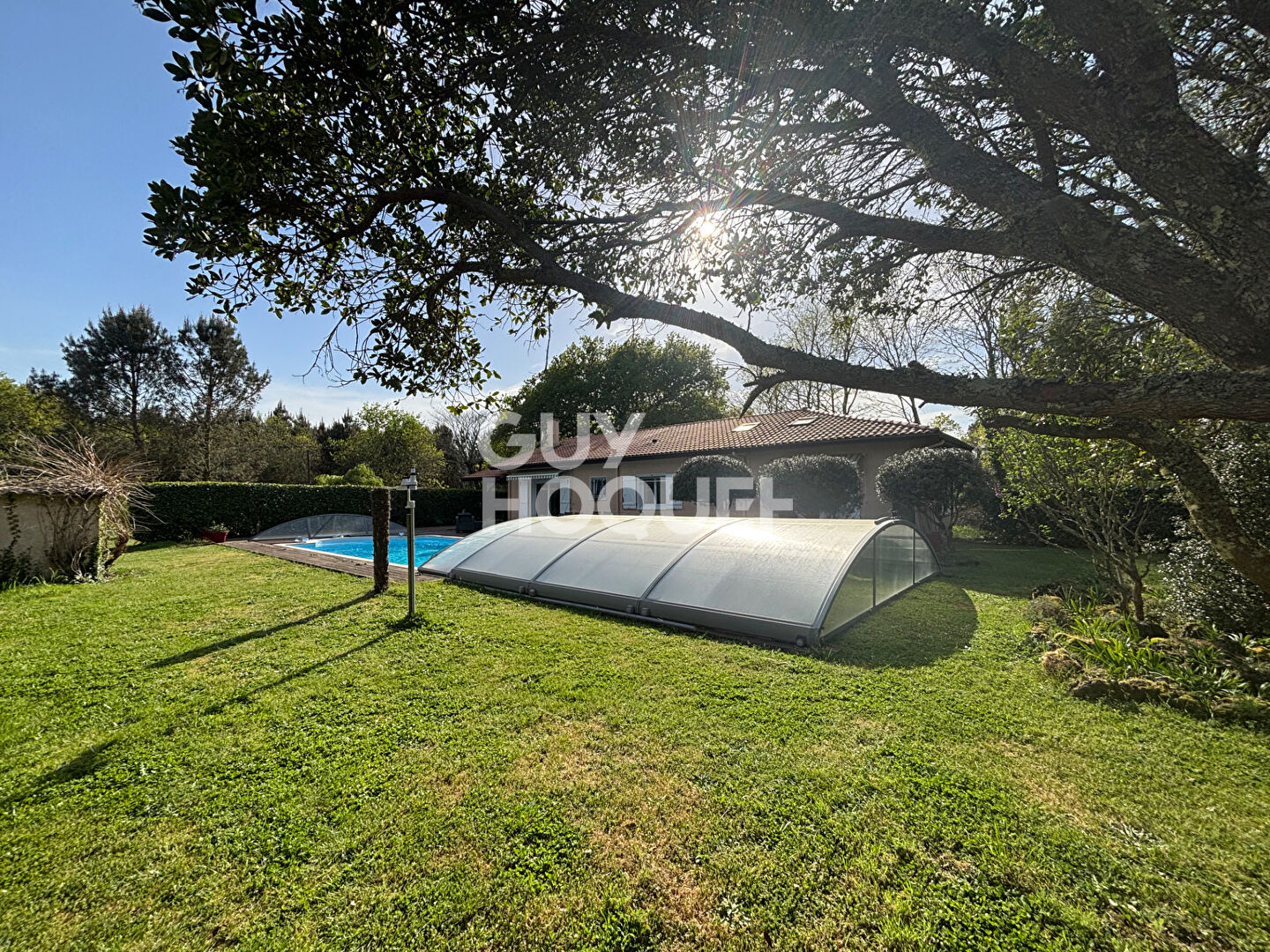 Maison dans un quartier calme à Luë
