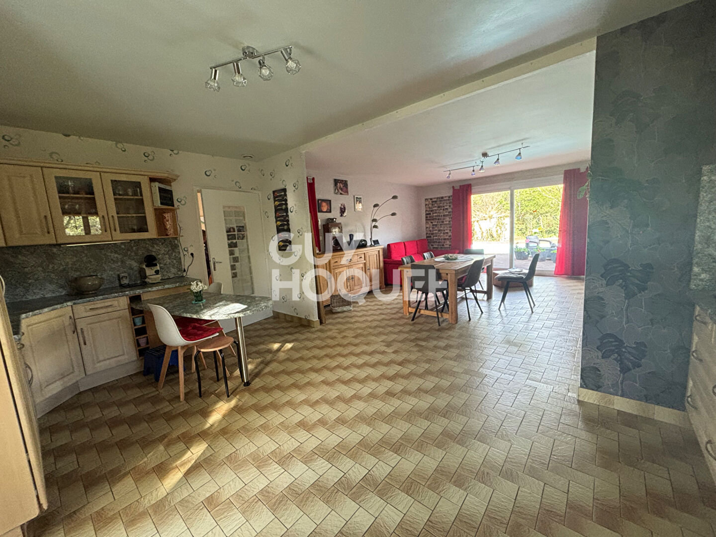 Maison dans un quartier calme à Luë