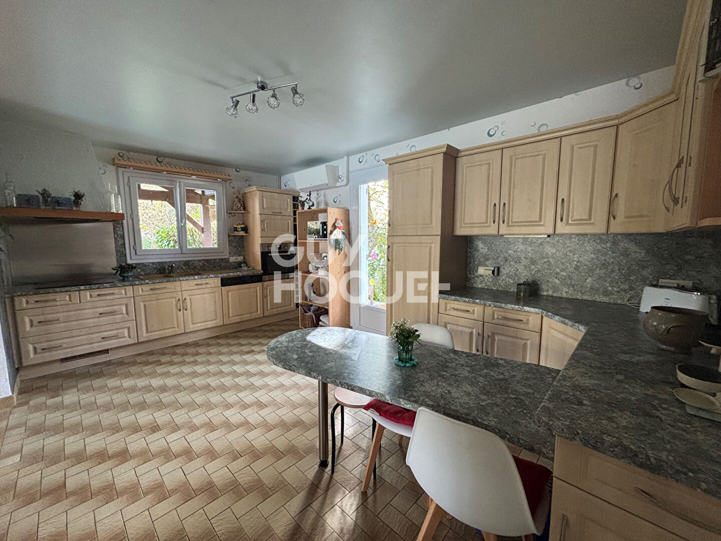 Maison dans un quartier calme à Luë