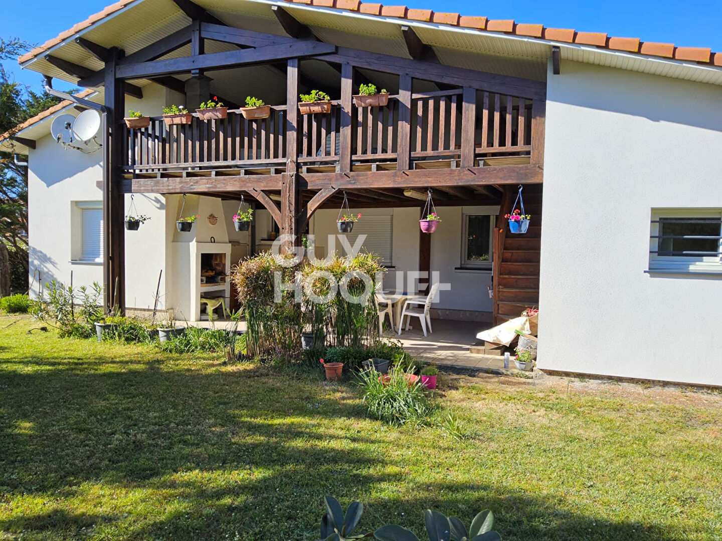 Ensemble immobilier à 200 m de l'océan un T3 et deux T2