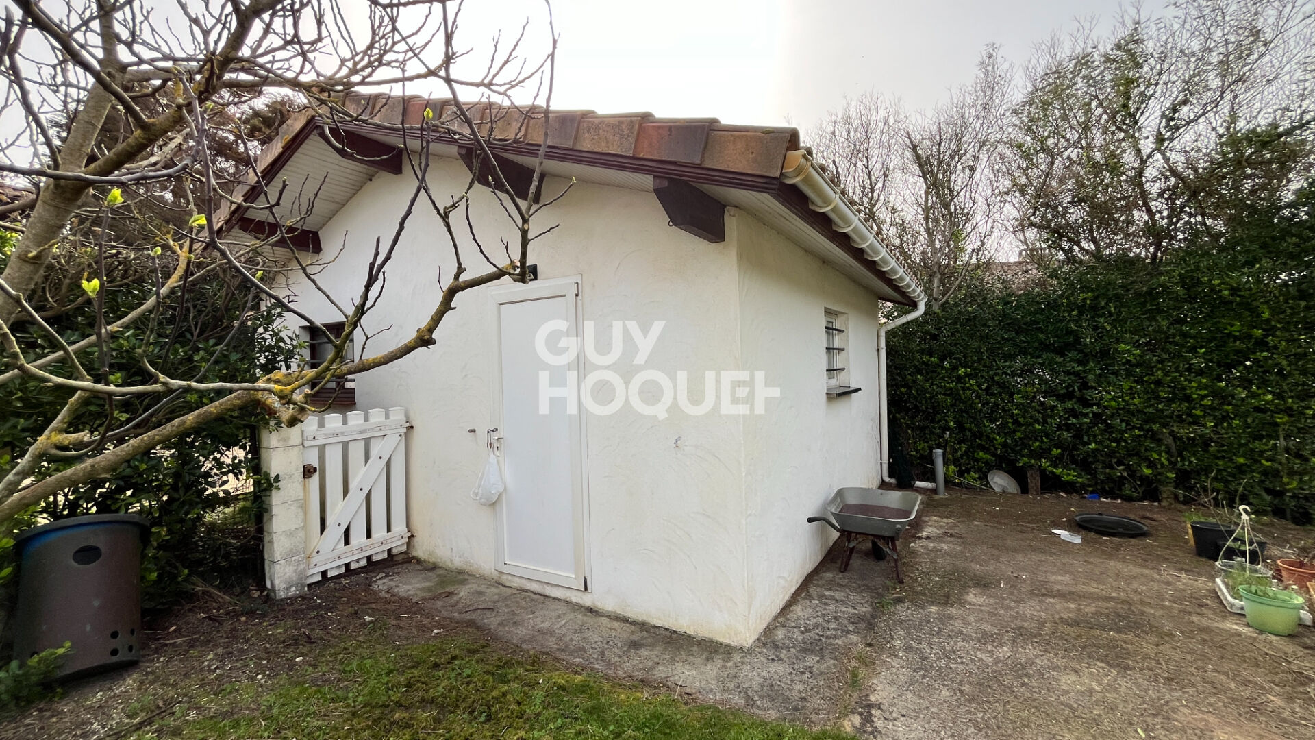 Ensemble immobilier à 200 m de l'océan un T3 et deux T2