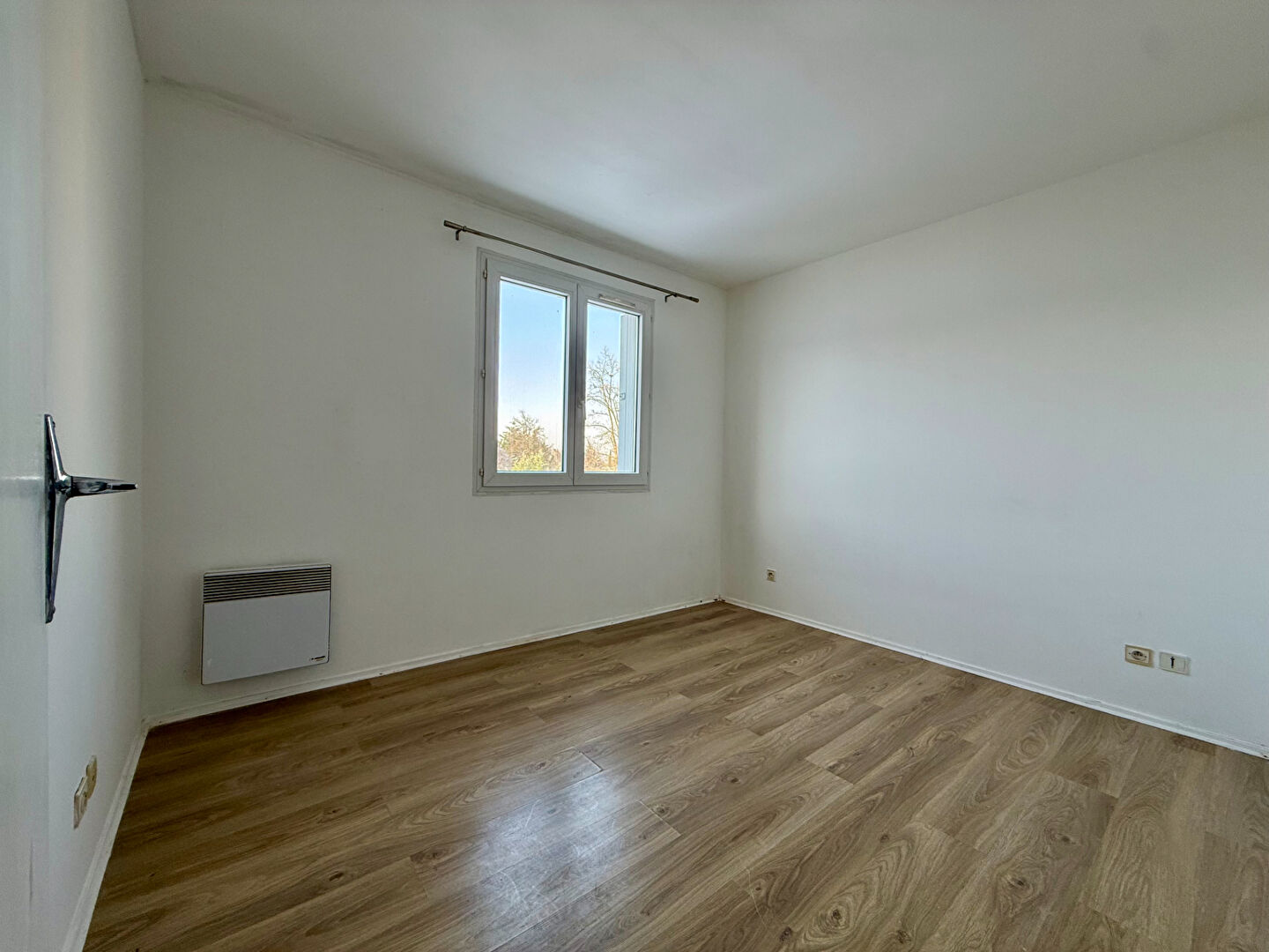 2 PIÈCES  CENTRE LIEUSAINT 48.97 m2 - TERRASSE - 2 PARKINGS