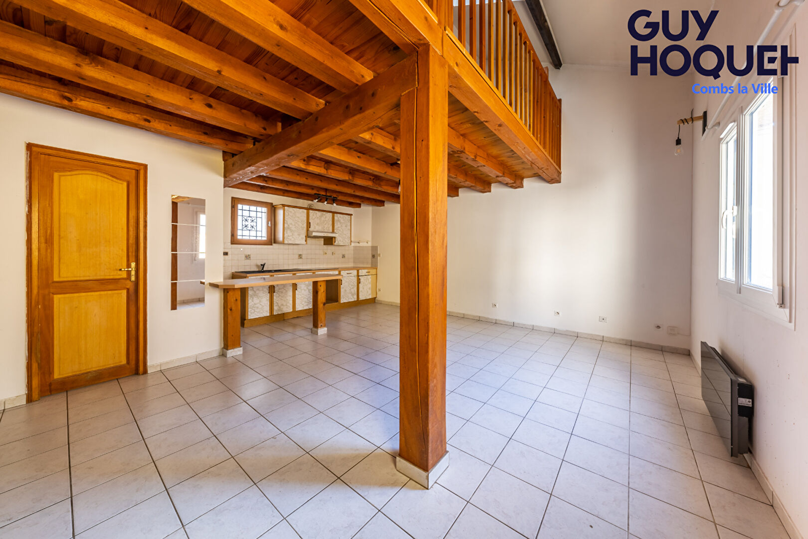 F2 Mezzanine COMBS LA VILLE proche GARE - Guy-hoquet.fr