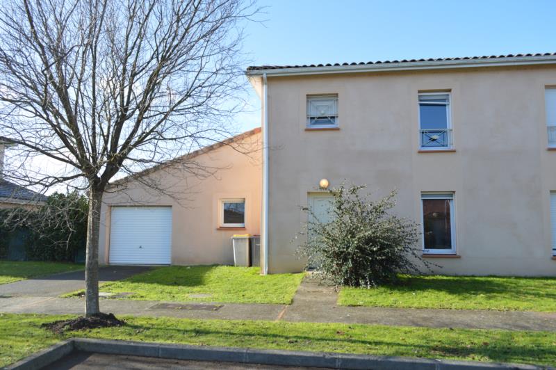 Maison 5 pièces de 104,92 m² à vendre à Negrepelisse (82800).