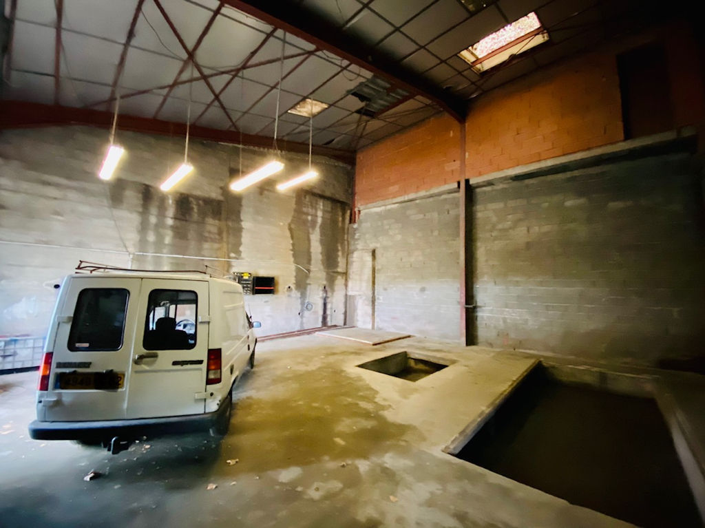 Parking / box Lafrancaise 100 m2