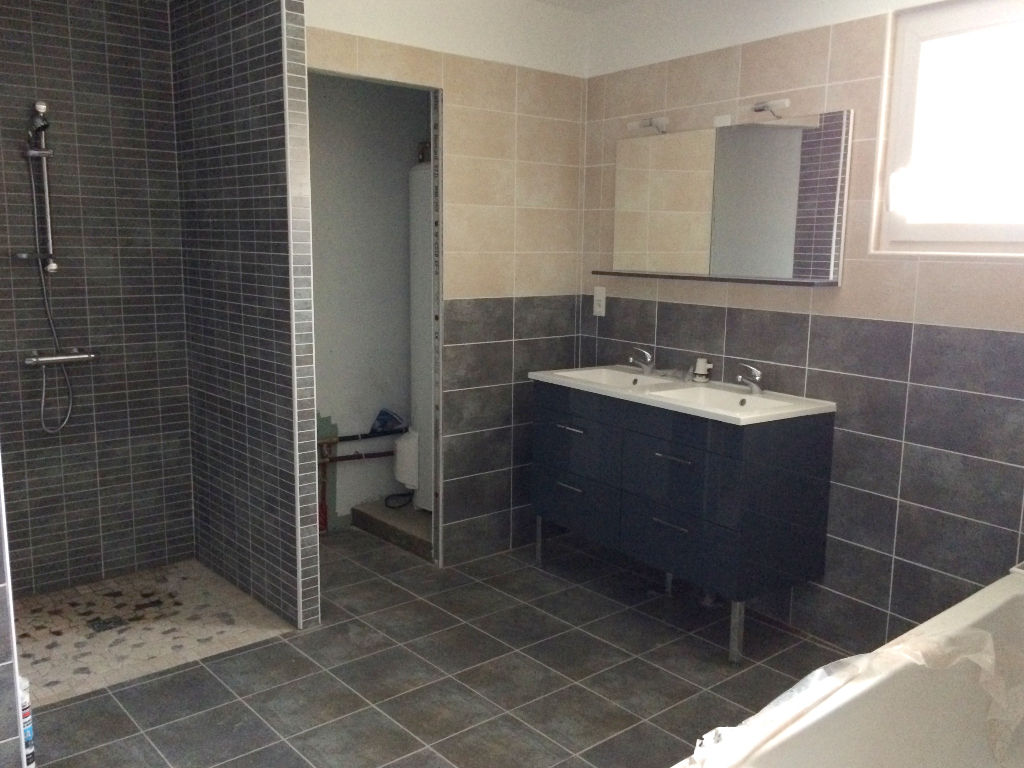 Maison de plain-pied, 3 chambres, excellent état