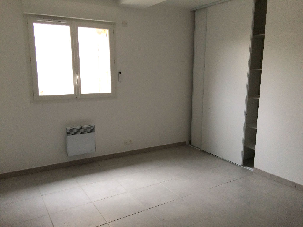 Maison de plain-pied, 3 chambres, excellent état