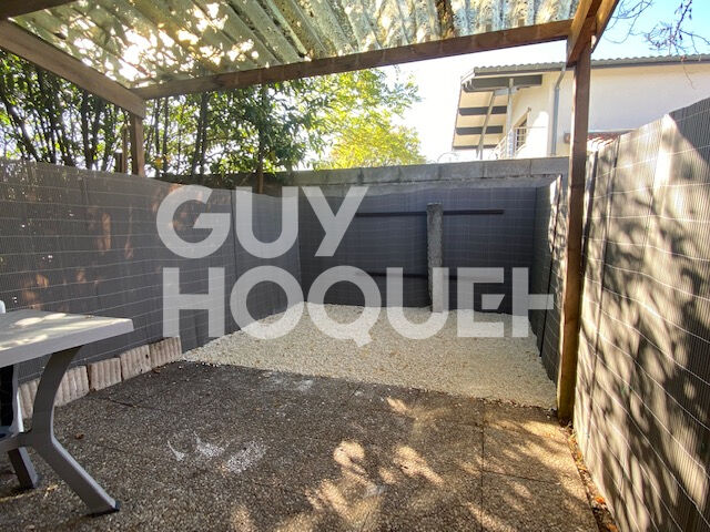 Petite maison mitoyenne de type T2 meublée