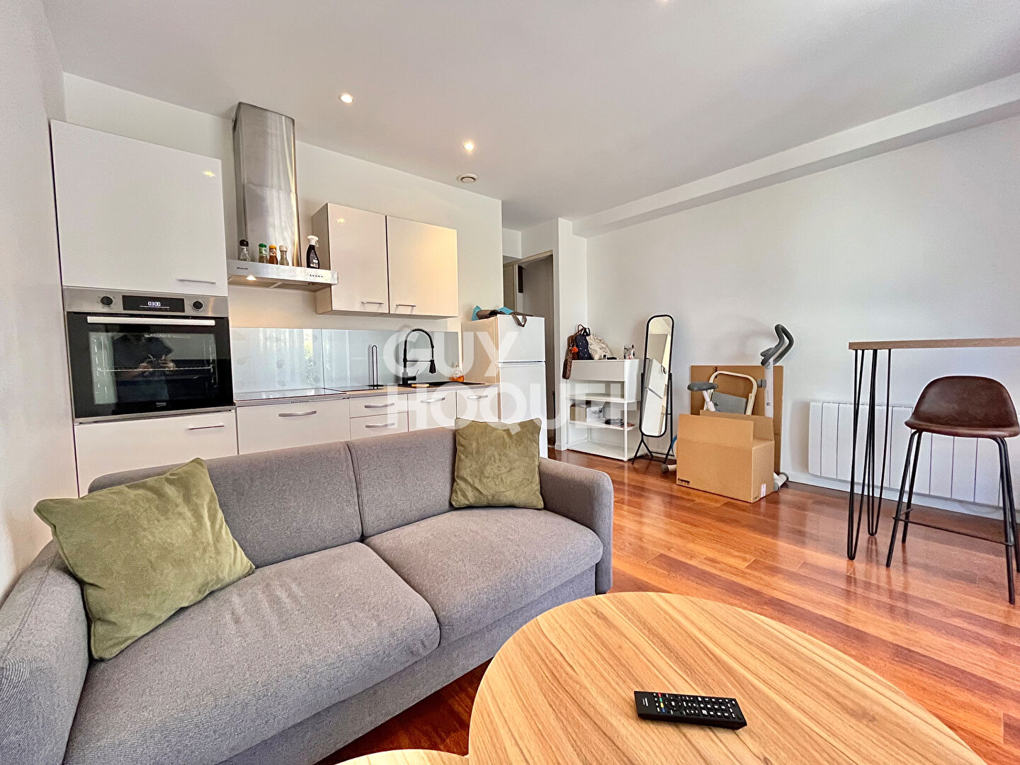 Appartement meublé au rdc, de type 2, en centre-ville