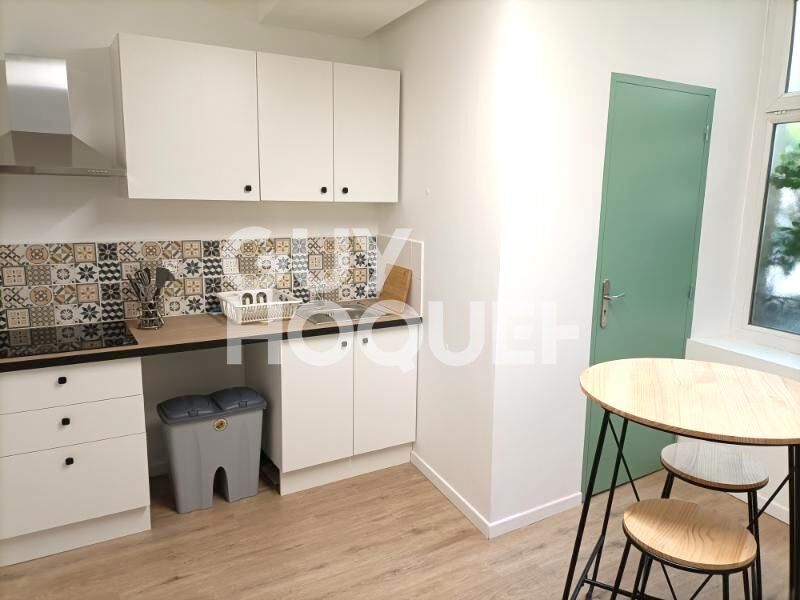 Appartement T2 meublé, rénové, en centre ville.