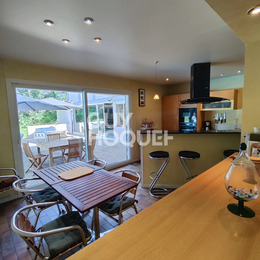 Villa d'architecte de 280m², 5 chambres et piscine