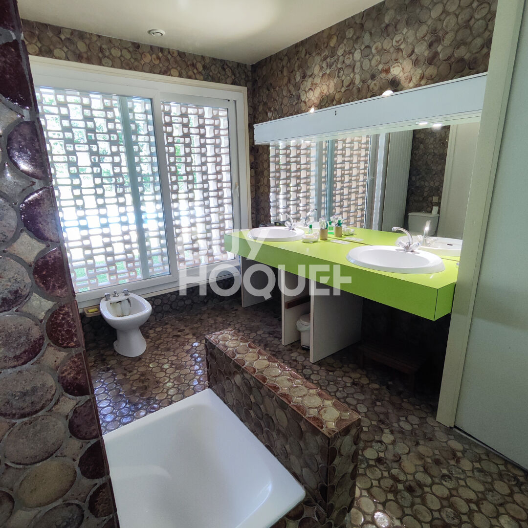 Villa d'architecte de 280m², 5 chambres et piscine