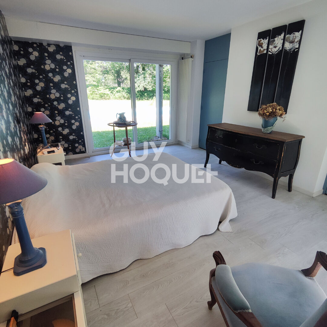 Villa d'architecte de 280m², 5 chambres et piscine