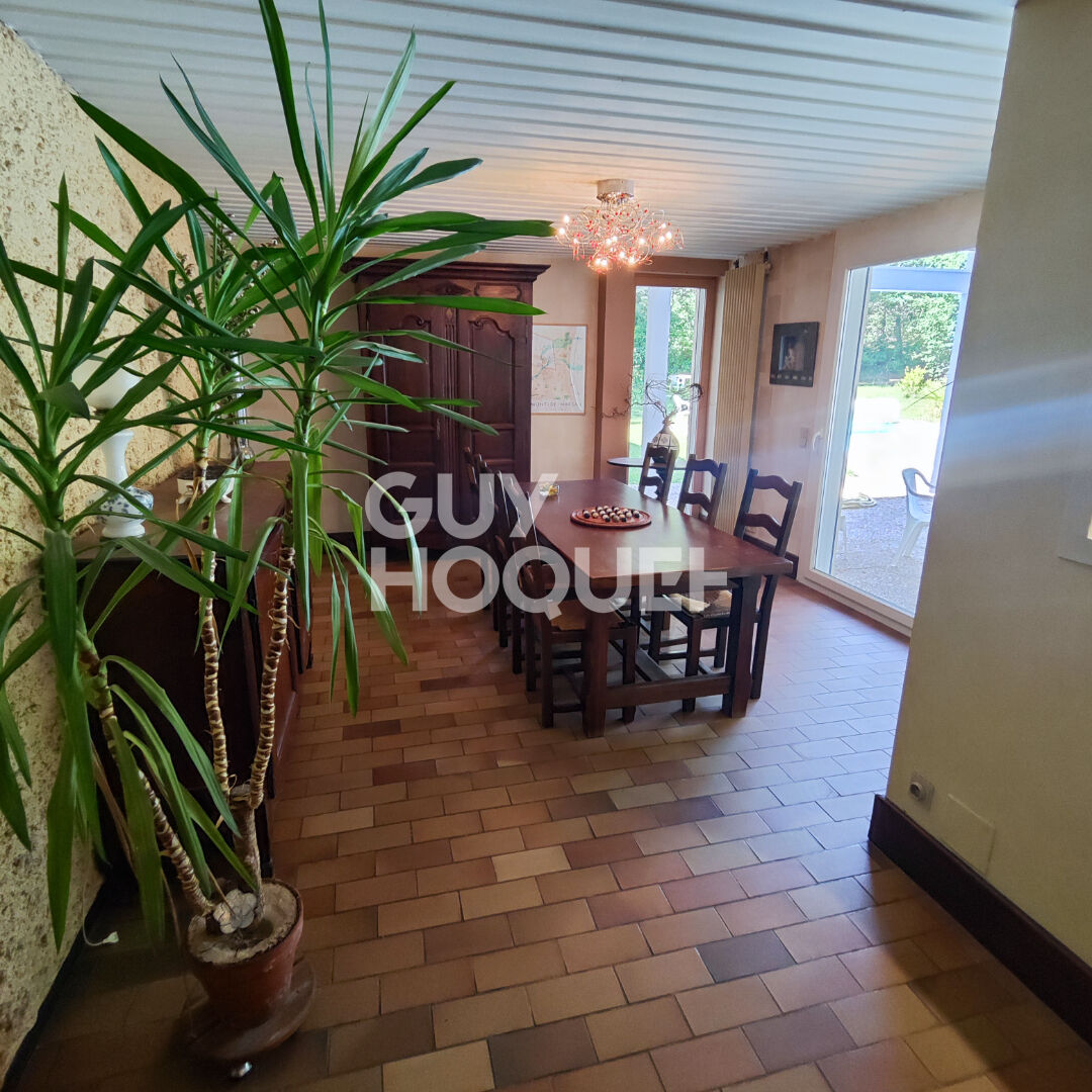 Villa d'architecte de 280m², 5 chambres et piscine