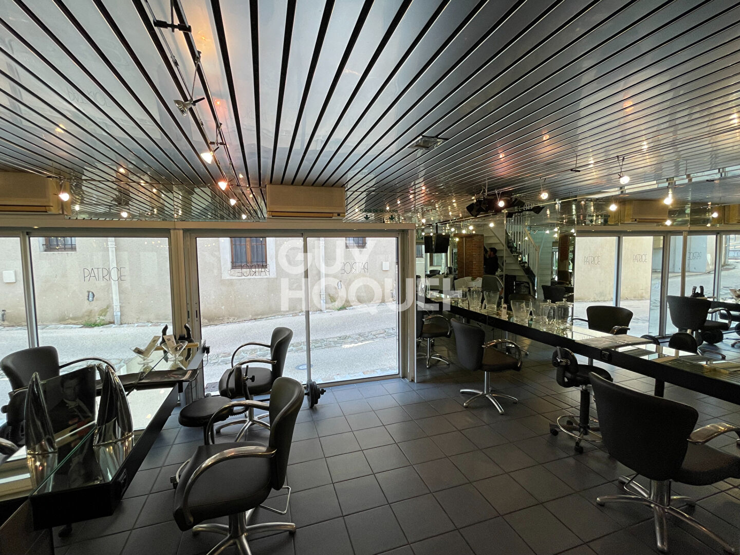 Fond de commerce et immeuble à Saint Sever 8 pièces