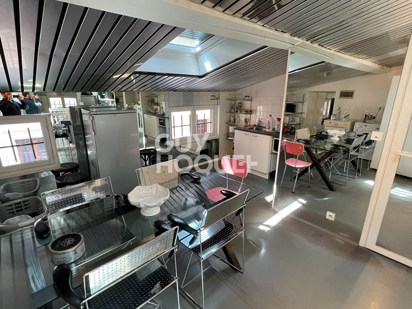 Fond de commerce et immeuble à Saint Sever 8 pièces