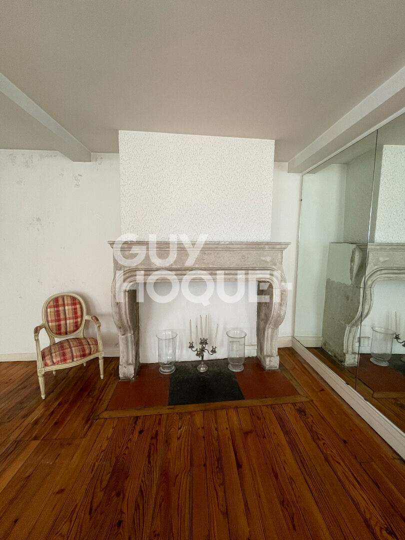 Fond de commerce et immeuble à Saint Sever 8 pièces