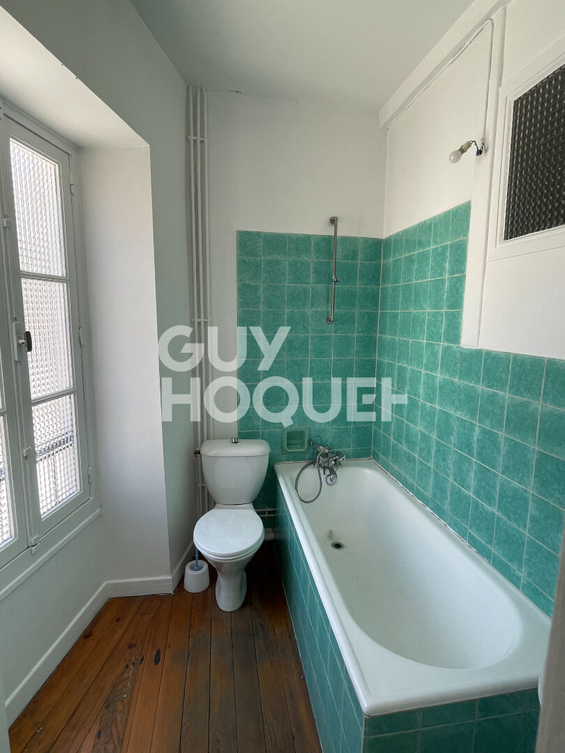 Fond de commerce et immeuble à Saint Sever 8 pièces