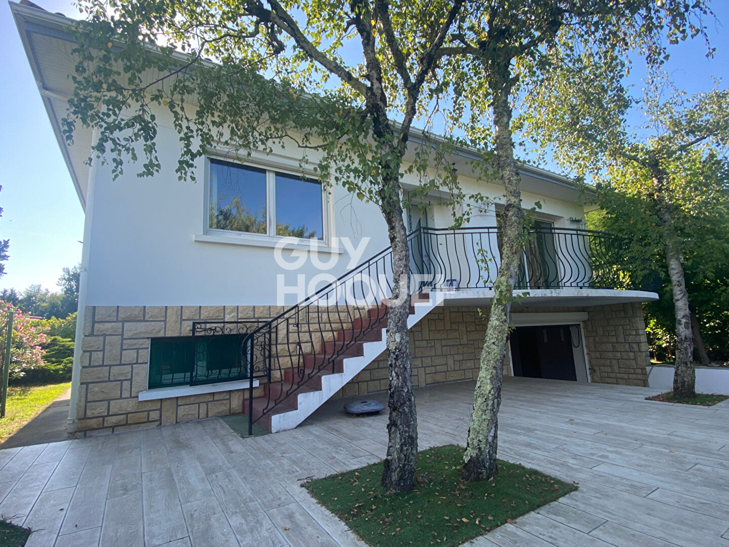 Agréable maison idéalement située.