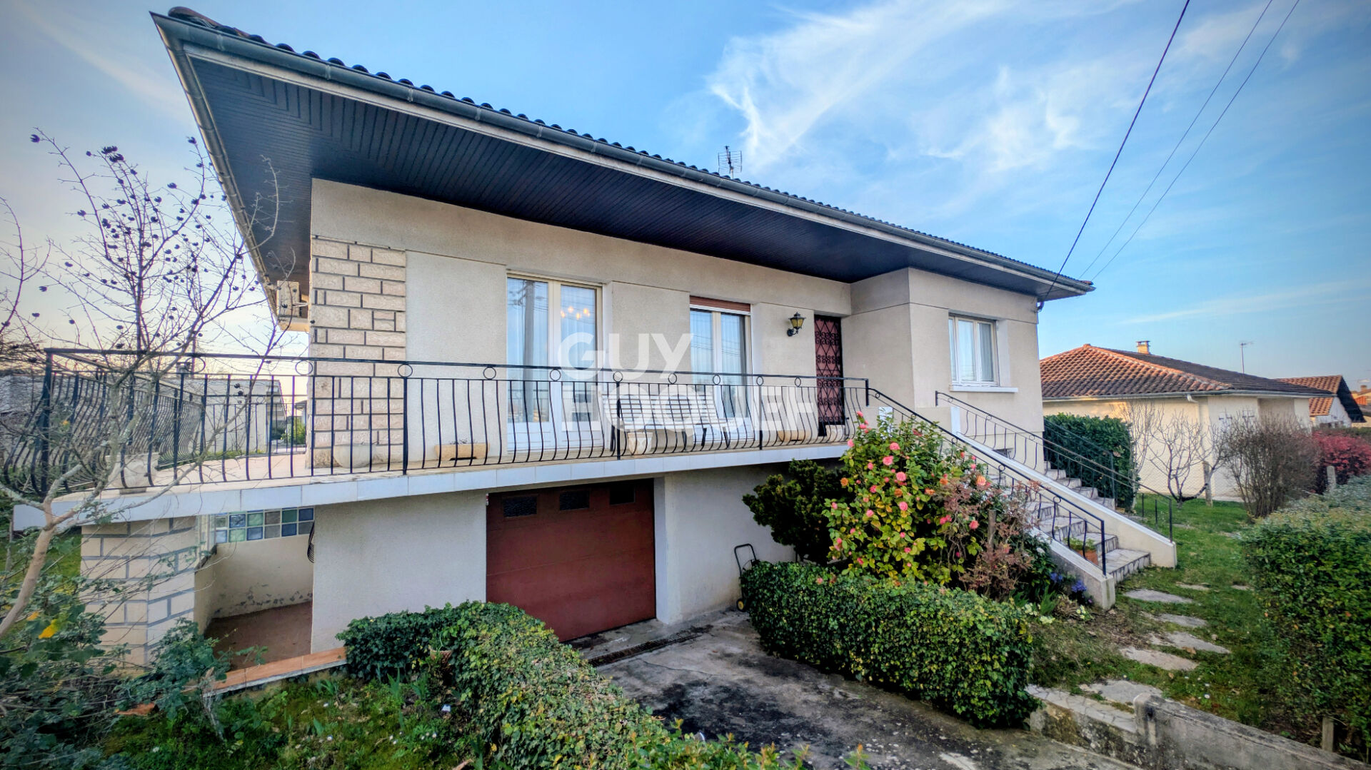 Fort potentiel dans un quartier recherché - Maison familiale ou investissement - 5 chambres - sous sol