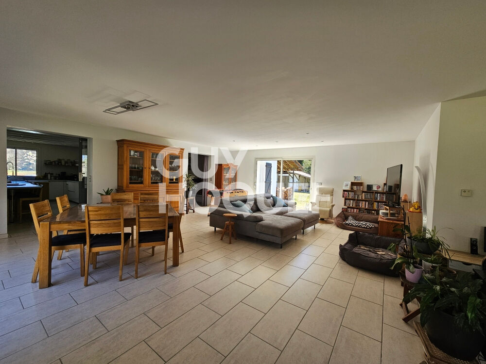 Maison BOUGUE 7 pièce(s) 250 m2
