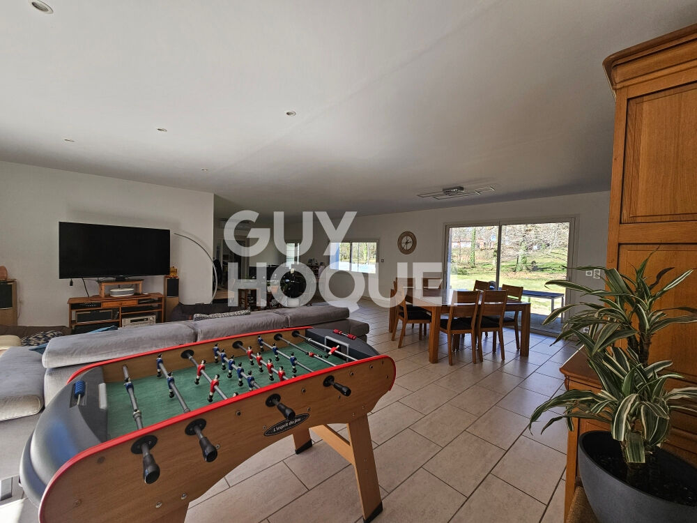 Maison BOUGUE 7 pièce(s) 250 m2