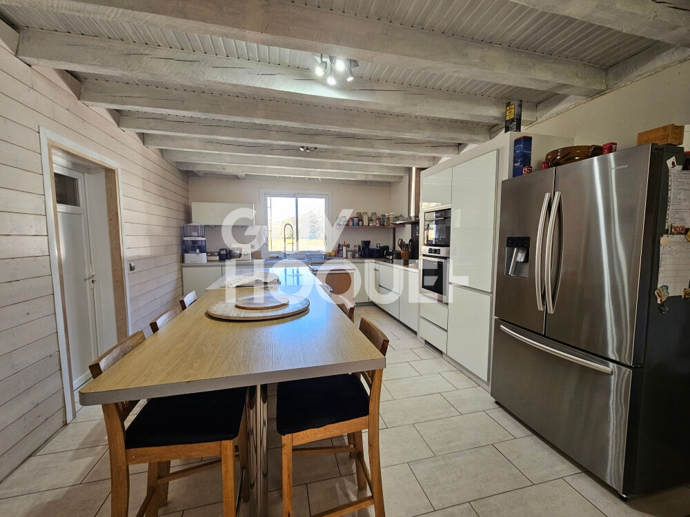 Maison BOUGUE 7 pièce(s) 250 m2