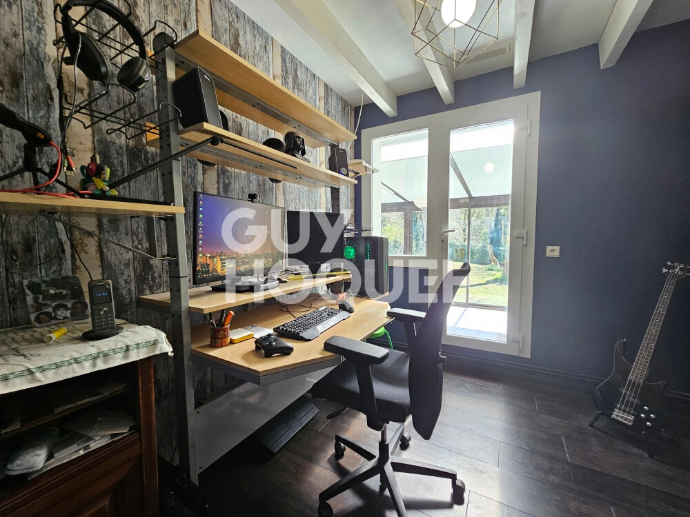 Maison BOUGUE 7 pièce(s) 250 m2