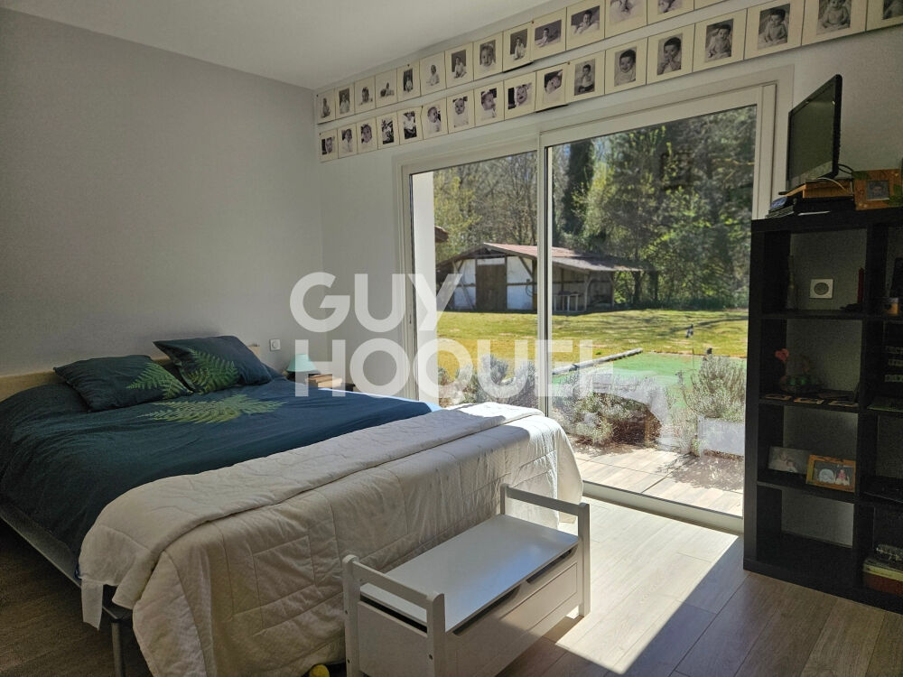 Maison BOUGUE 7 pièce(s) 250 m2