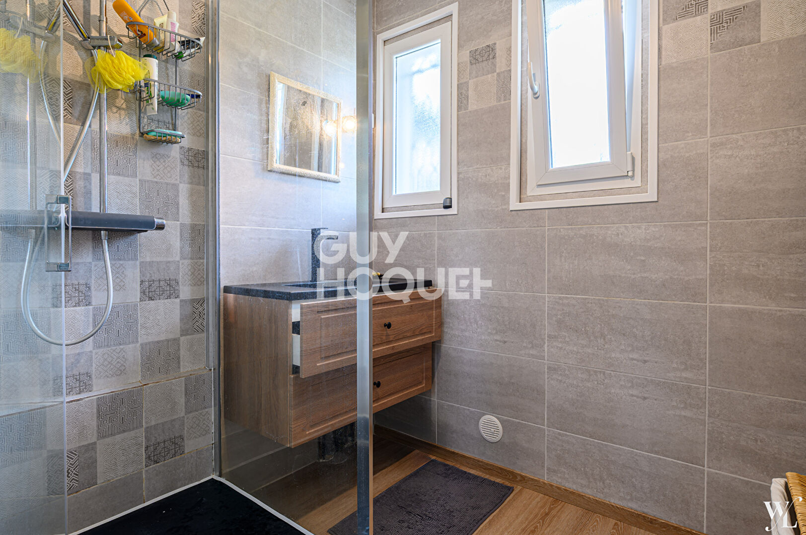 Superbe maison familiale à Saint Pierre Du Mont 6 pièce(s) 192 m2