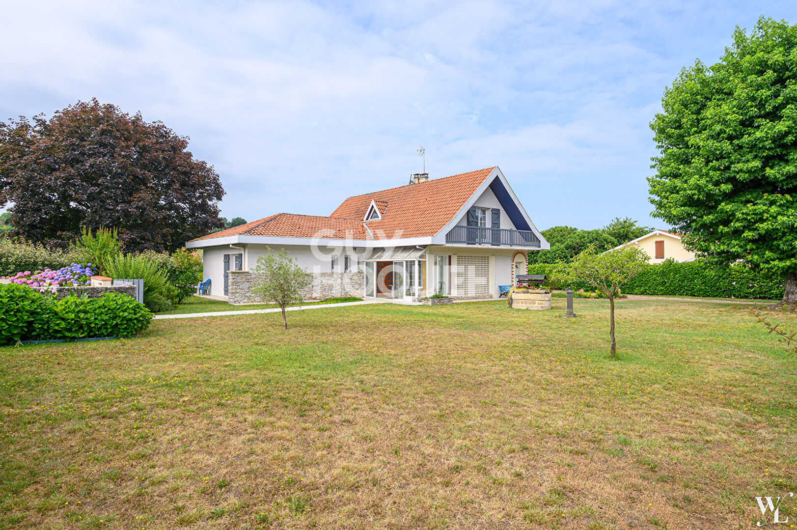 Superbe maison familiale à Saint Pierre Du Mont 6 pièce(s) 192 m2