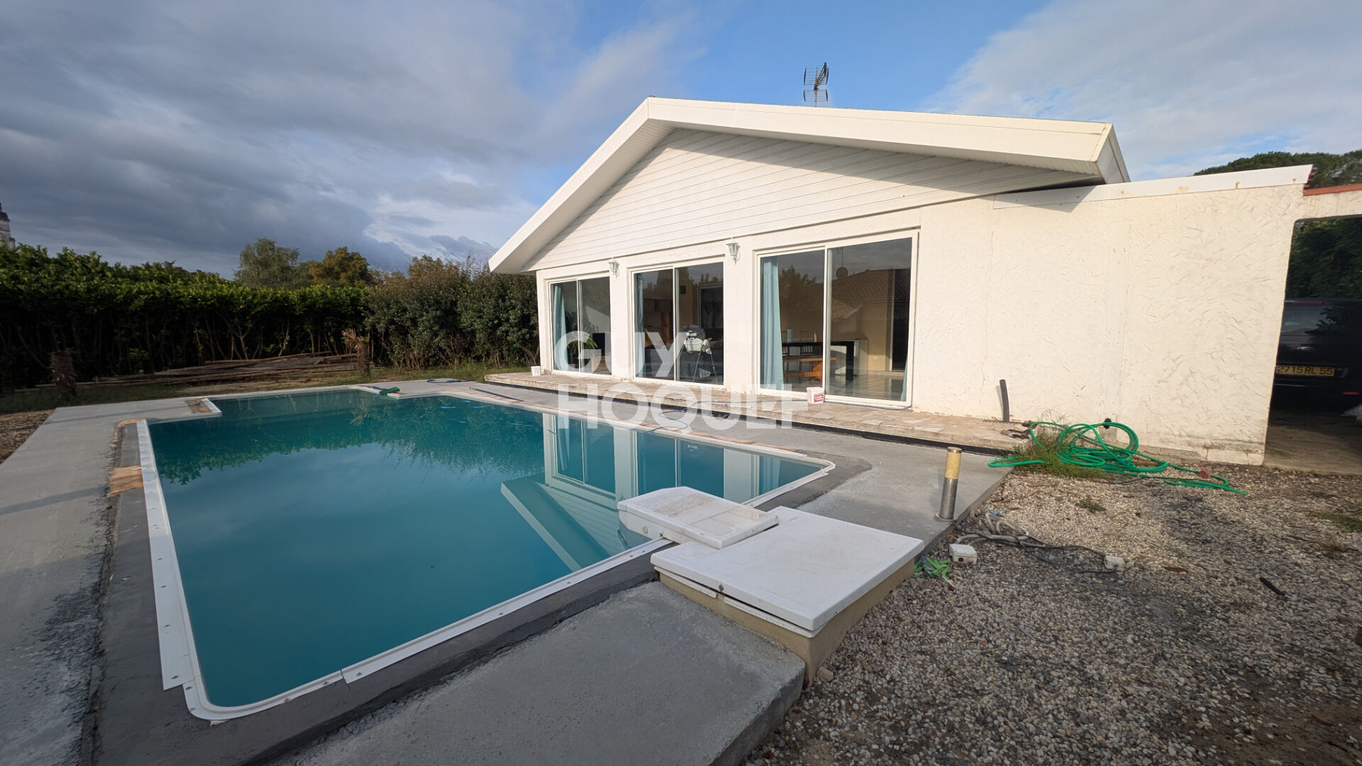 Maison familiale lumineuse avec jardin et piscine ? Environnement calme